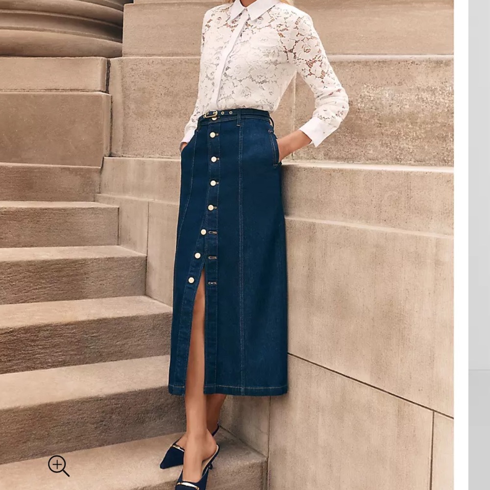 Ann Taylor belted denim skirt in class rinse - Picture 3 of 7